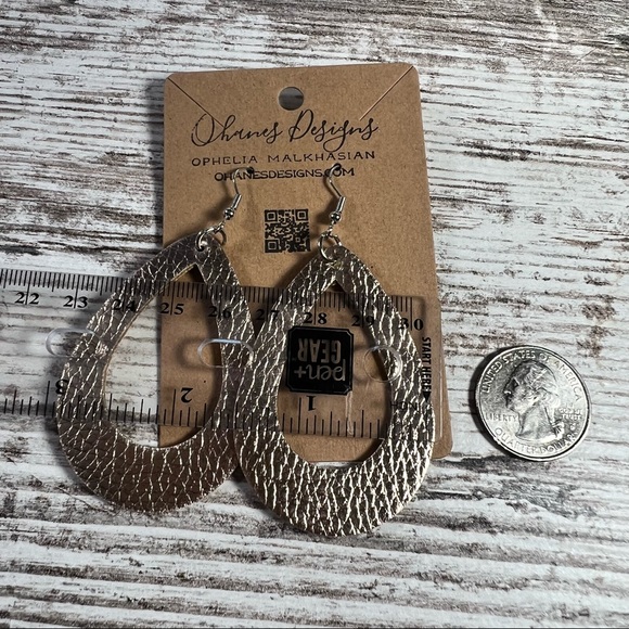 #13 Handmade Rose Gold Marbled Leather Earrings - Picture 2 of 6